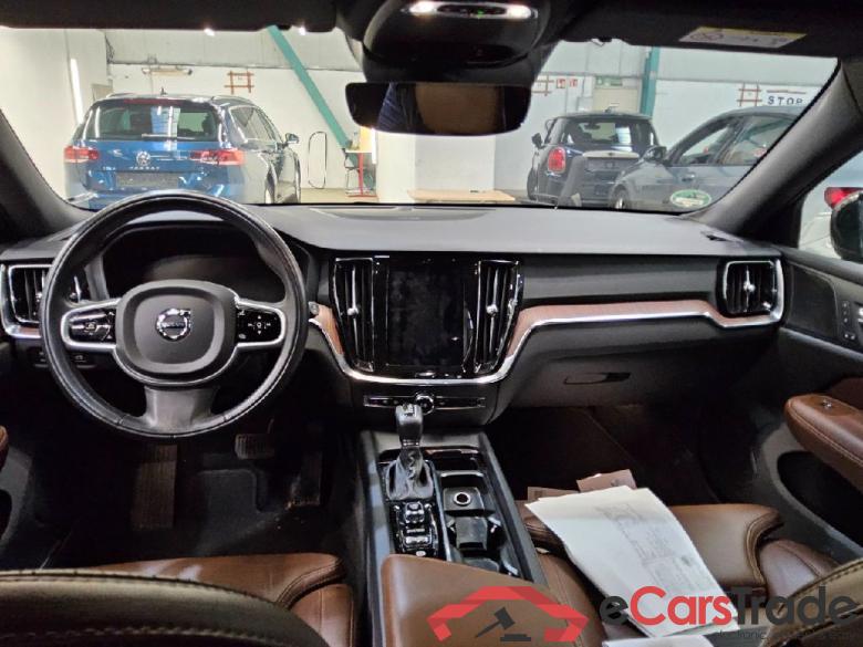 Volvo V60 CC ´18 V60 Cross Country Pro AWD 2.0 D4 140KW E6dT #3