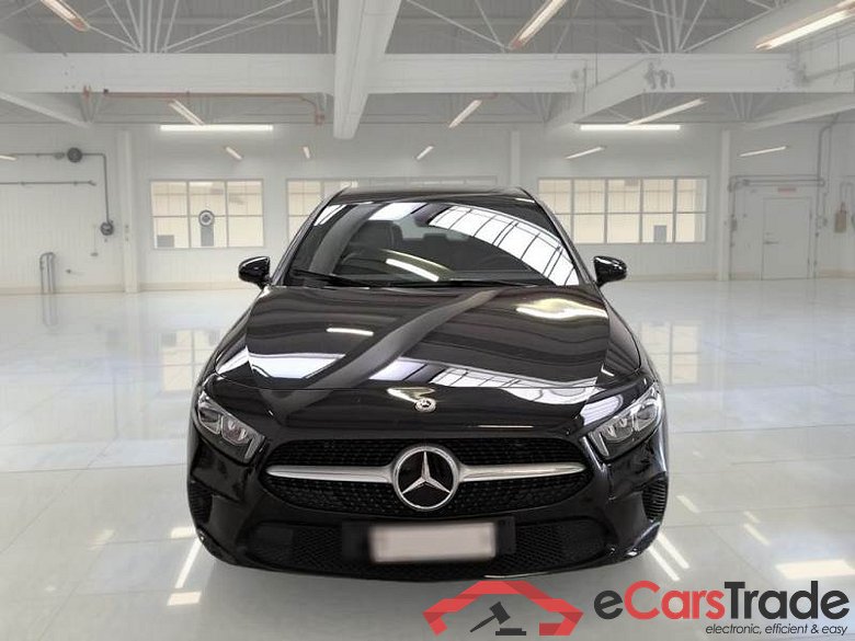 Mercedes 17 MERCEDES-BENZ CLASSE A / 2018 / 5P / BERLINA A 180 D AUTOMATIC BUSINESS EXTRA #6