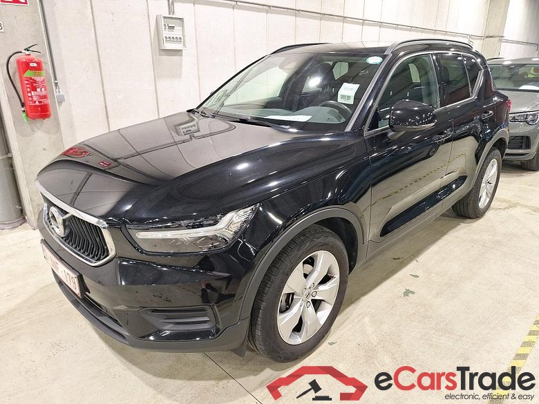 VOLVO XC40 1.5 T2 MOMENTUM CORE #1