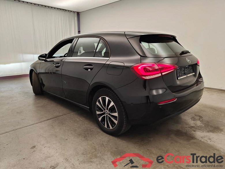 Mercedes-Benz A-Klasse A 180 d Business Solution Aut. 5d #4