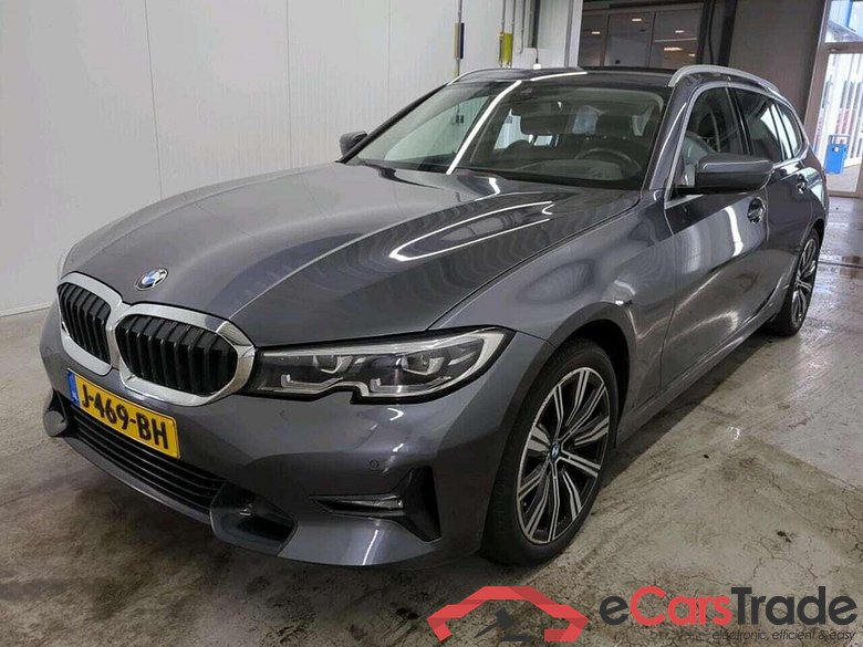 BMW 3-serie Touring 320i High Exe. Ed.
