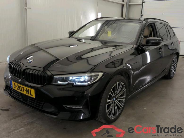 BMW 3 Serie Touring 330e High Executive 5d #1