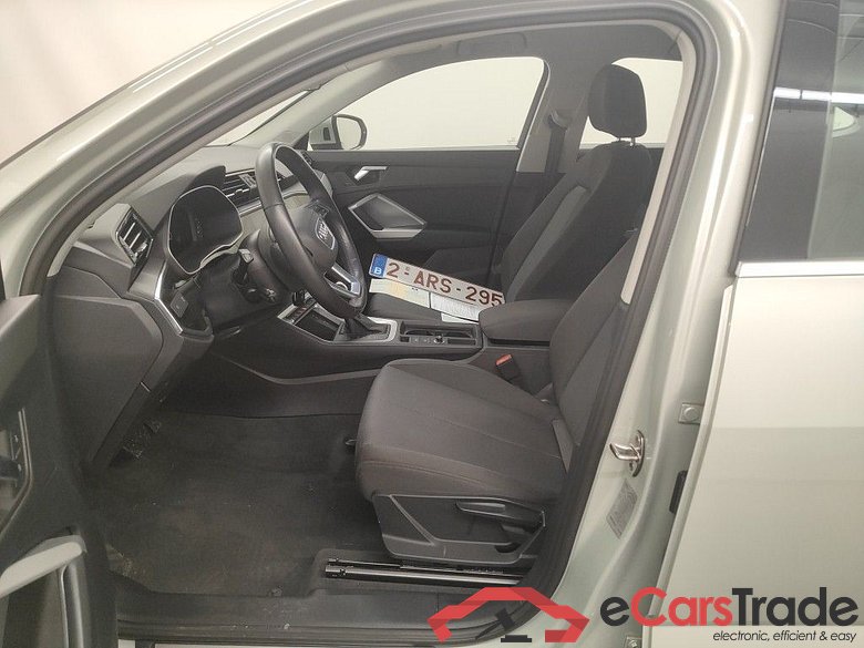 Audi Q3 Sportback 35 TFSI S tronic S Line 5d #3