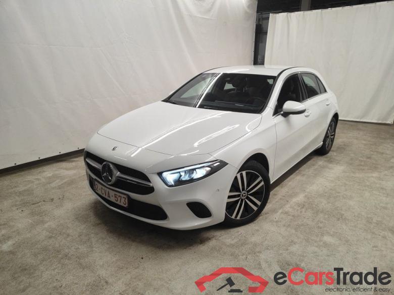 Mercedes-Benz A-Klasse A 250 e Luxury Line 5d #1