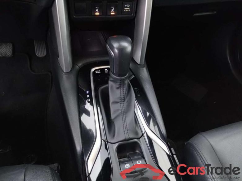 TOYOTA Corolla Cross 2.0 High Power Hybrid First Edition #6 TOYOTA Corolla Cross 2.0 High Power Hybrid First Edition #6