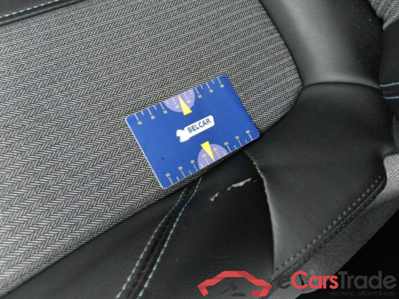 PEUGEOT 5008 DIESEL - 2021 1.5 BlueHDi 130 Allure AT 5d PEUGEOT 5008 DIESEL - 2021 1.5 BlueHDi 130 Allure AT 5d