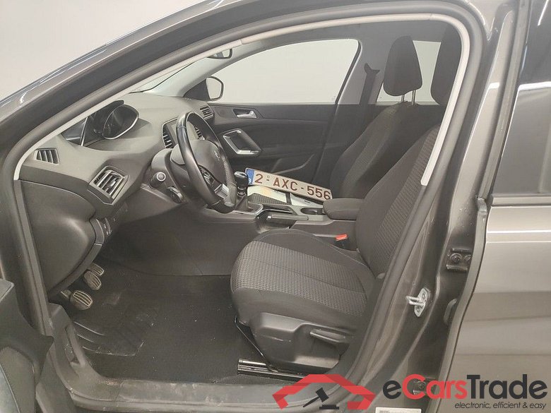 Peugeot 308 SW 1.2 PureTech 110 S&S Style 5d #3