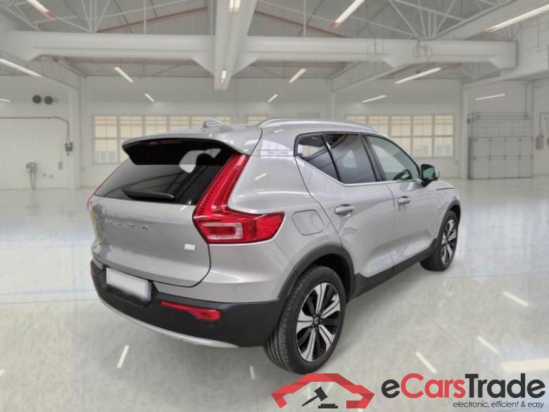 VOLVO XC40 / 2021 / 5P / SUV T5 RECHARGE PLUG-IN AUTO ULTIMATE BRIGHT #2