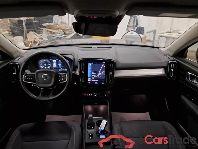 VOLVO XC40 / 2017 / 5P / SUV T5 PLUG-IN HYBRID AUTO RECH INSCRIP EXPR #3