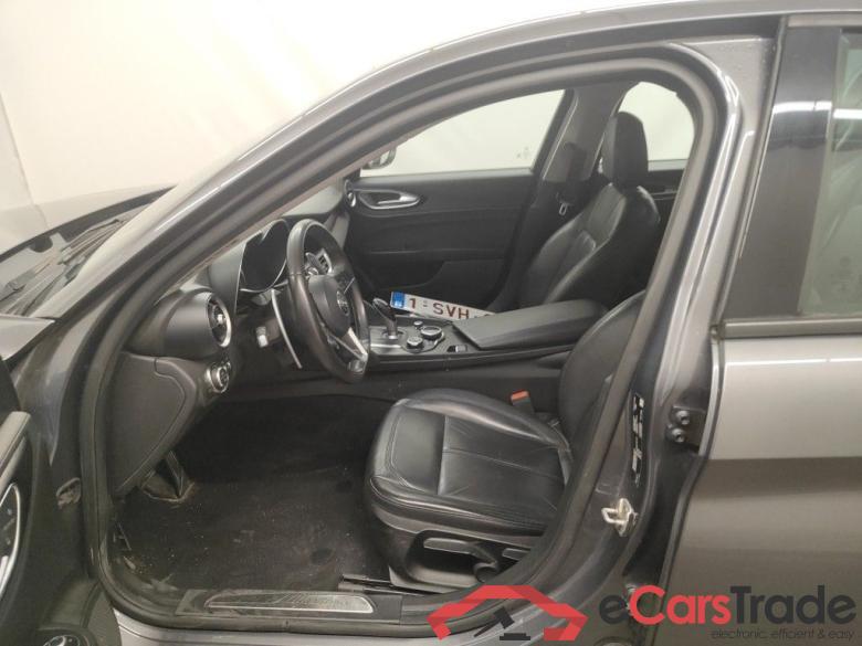 Alfa Romeo Giulia 2.2 JTDm 136 Super AUTO 4d #5