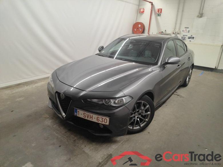 Alfa Romeo Giulia 2.2 JTDm 136 Super AUTO 4d #1