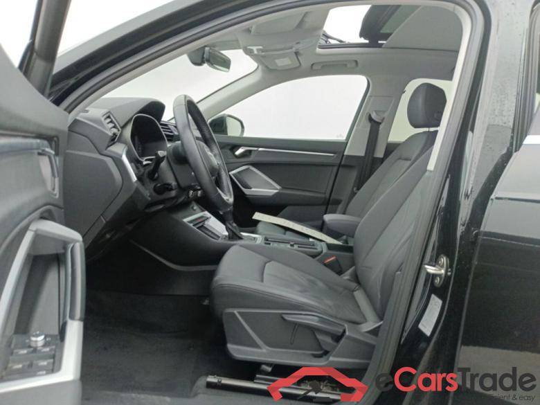 Audi Q3 35 TDI S tronic Advanced Business Editio 5d #3