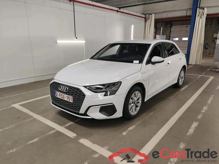 Audi A3 Sportback A3 Sportback 1.4 40 TFSI e Attraction (PHEV) 150kW/204pk  5D/P Auto-6 - CO2 onvolledig #1