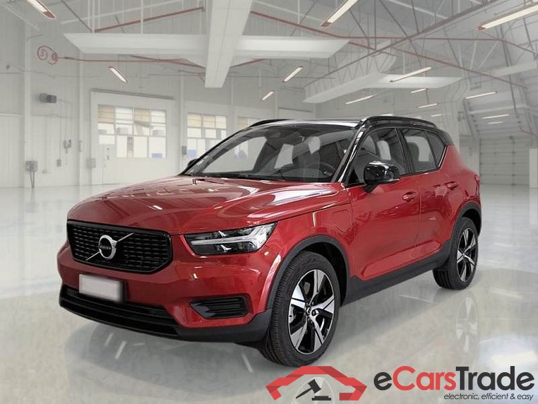 VOLVO XC40 / 2017 / 5P / SUV T4 PLUG-IN HYBRID AUTO RECHARGE R-DESIGN #1