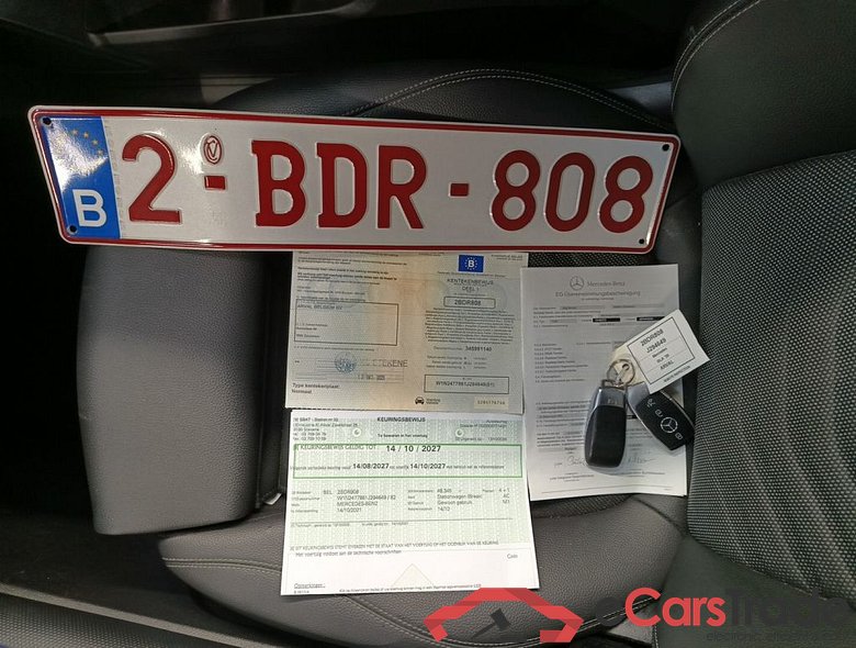 Mercedes-Benz GLA GLA 250 e 5d #4