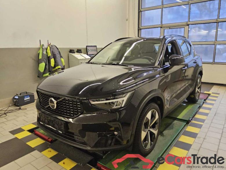 Volvo XC40 (2017->) DE - SUV5 B4 2WD EU6d, Plus Dark (EURO 6d), (Facelift) 2022 - 2024 #1