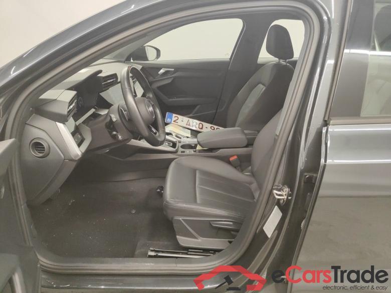 Audi A3 Sportback 2.0 30 TDi 85kW S tronic Business Ed. 5d #3