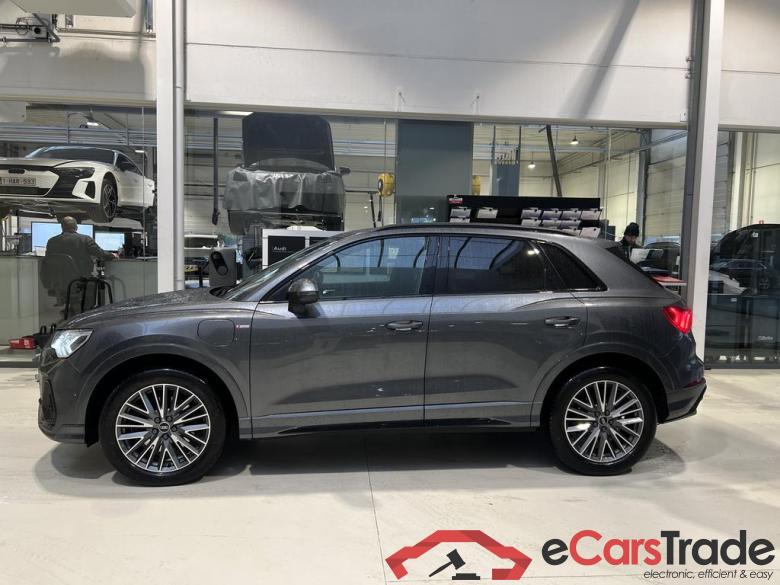 AUDI Q3 PHEV S line 45 TFSI e  180(245) kW(pk) S tronic #1