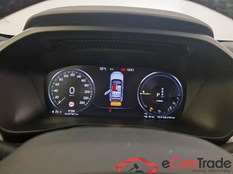 VOLVO XC40 / 2021 / 5P / SUV T4 RECHARGE PLUG-IN AUTO CORE #4