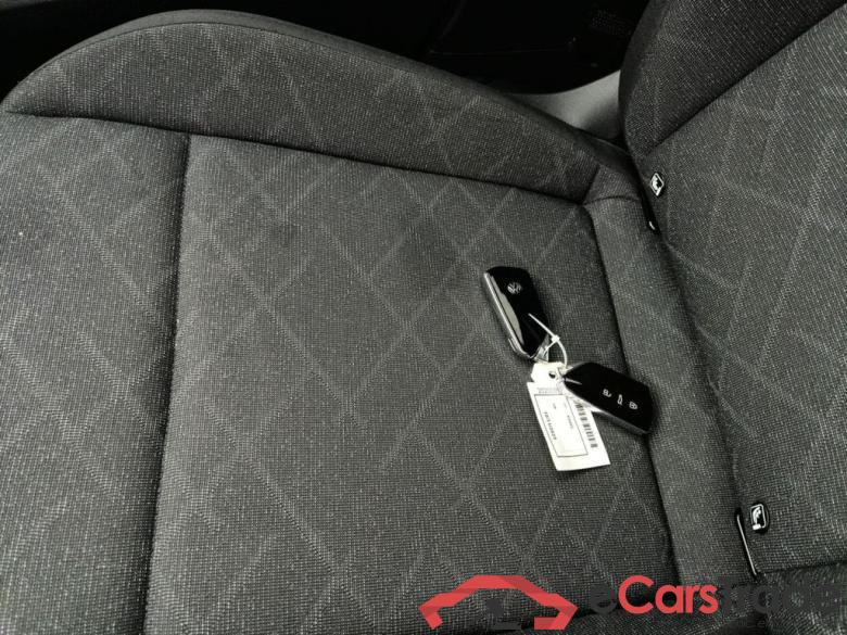 Volkswagen Golf VIII 1.5 eTSI 110kW Life DSG 5d #4