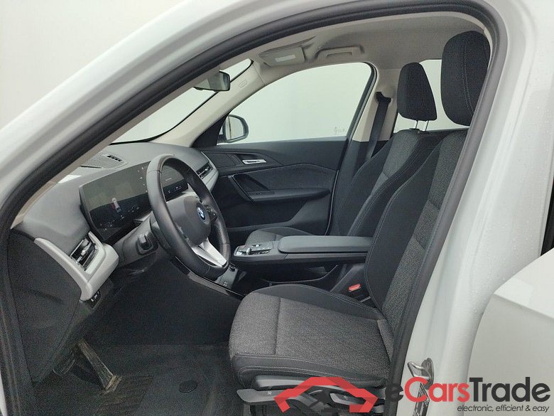 BMW iX1 66.5 kWh 272hp xDrive30 5d #3