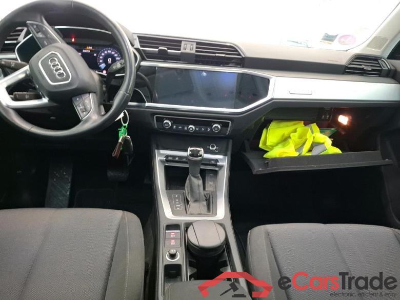 AUDI Q3 / 2018 / 5P / SUV 45 TFSI E 245 S TRONIC BUSINESS LINE #5