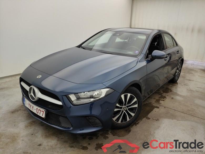 Mercedes-Benz A-Klasse Limousine A 180d Business Solution Aut. 4d #1