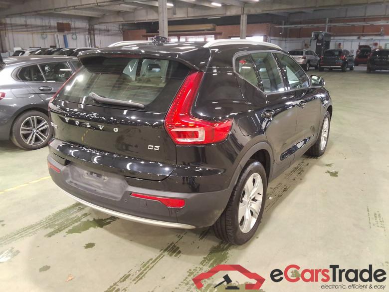 VOLVO XC40 DIESEL 2.0 D3 Momentum (EU6d-TEMP) STOCK #4