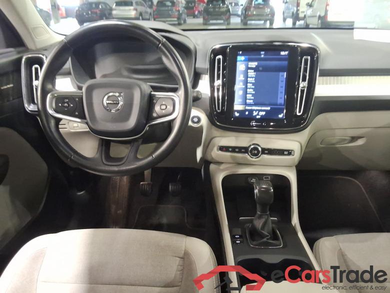 VOLVO XC40 DIESEL 2.0 D3 Momentum (EU6d-TEMP) STOCK #6