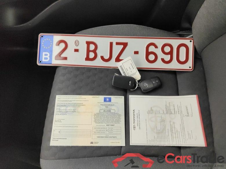 Toyota Yaris 1.5 VVT-i Hybrid Iconic e-CVT 5d #4