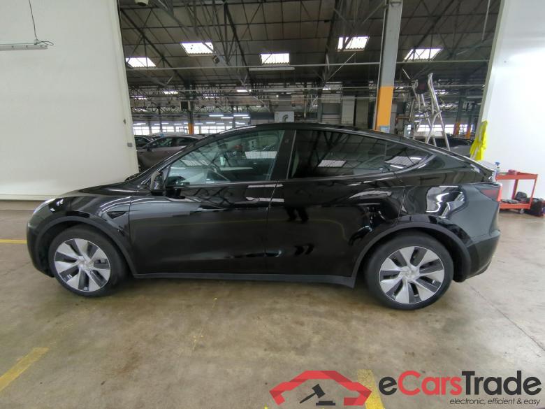 TESLA Model Y / 2021 / 5P / SUV RWD #3