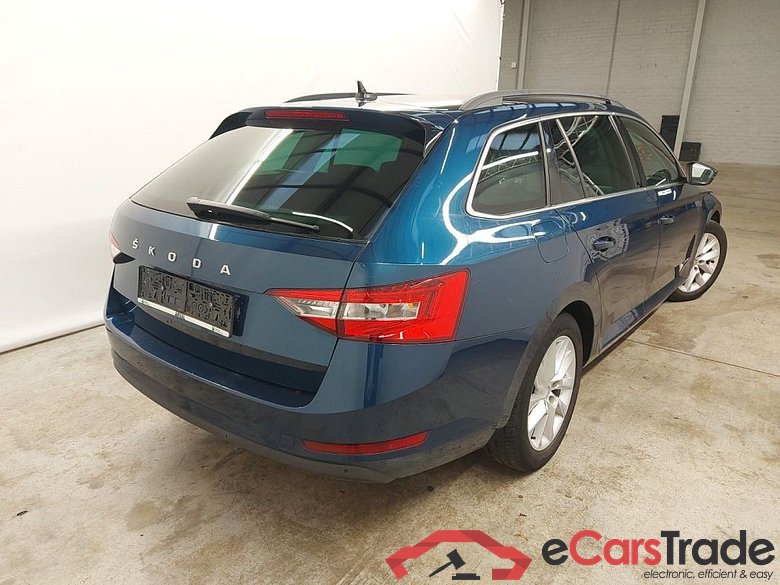 Skoda Superb Combi 1.4 TSI iV 160kW DSG6 Clever 5d #2