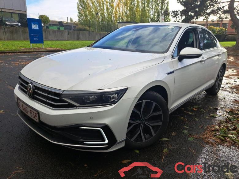Volkswagen Passat 1.4 TSI Plug-In Hybrid GTE Aut. LED-Matrix Vitual ACC Navi-Pro KeylessGo Klima PDC ... #1