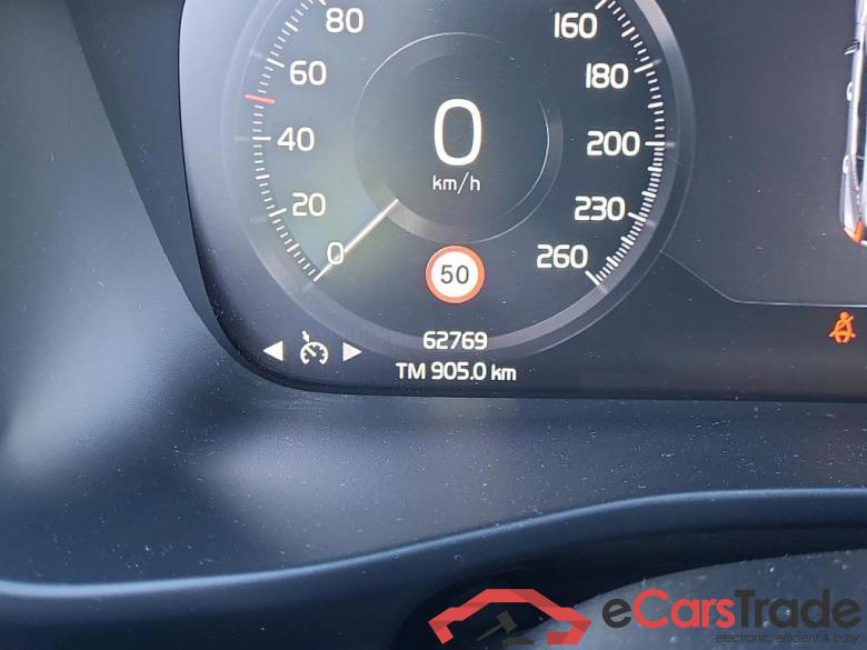 VOLVO XC40 / 2021 / 5P / todoterreno 1.5 T4 Twin Recharge Core Auto #5