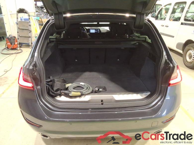 BMW 3 TOURING - 2019 330eA PHEV #3