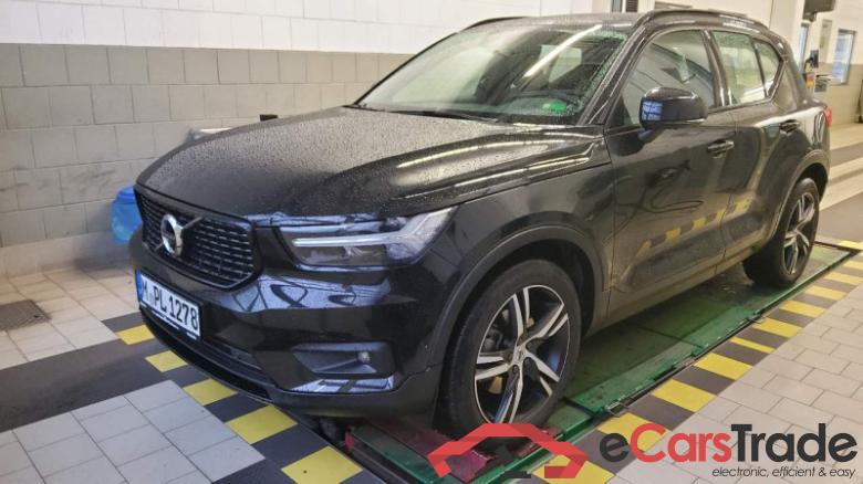 Volvo XC40 (2017->) DE - SUV5 B4 2WD EU6d, R-Design (EURO 6d), 2020 - 2022 #1