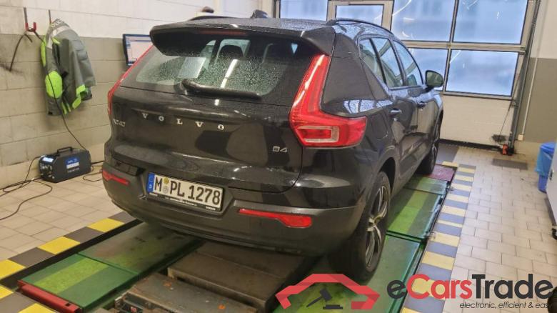 Volvo XC40 (2017->) DE - SUV5 B4 2WD EU6d, R-Design (EURO 6d), 2020 - 2022 #3