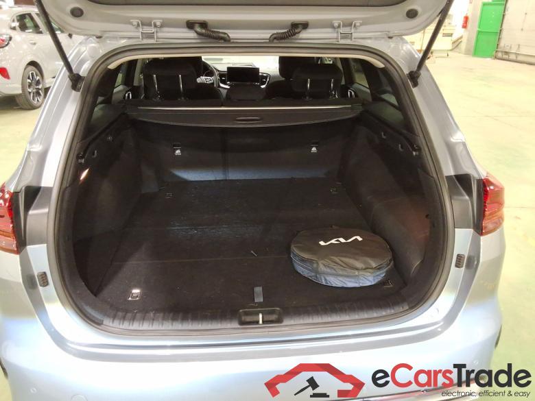 KIA CEE'D SPORTSWAGON 1.6 GDI PHEV BUSINESS LINE DCT #3