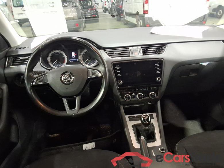 SKODA OCTAVIA COMBI DIESEL - 2017 1.6 CR TDi Ambition #6