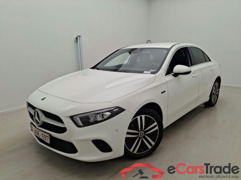 Mercedes A 250e Plug-In Hybrid Aut. LED-Xenon Widescreen Ambient Navi Sport-Leather KeylessGo Camera Klima PDC ...