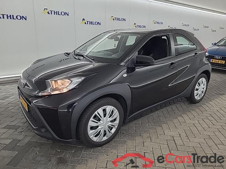 TOYOTA Aygo X 1.0 VVT-I MT play 5D 53kW #1