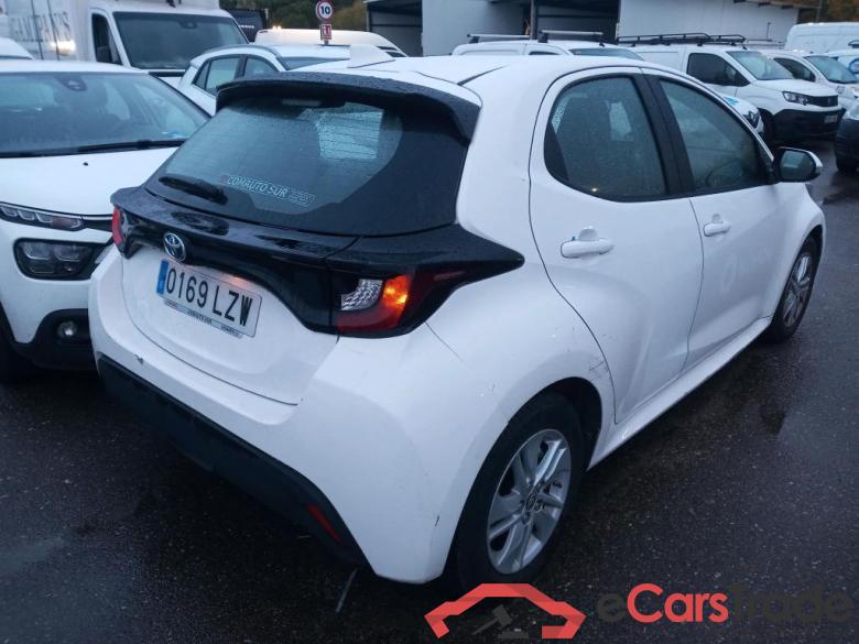 TOYOTA Yaris / 2020 / 5P / berlina con portón 1.5 120H Business Plus #2