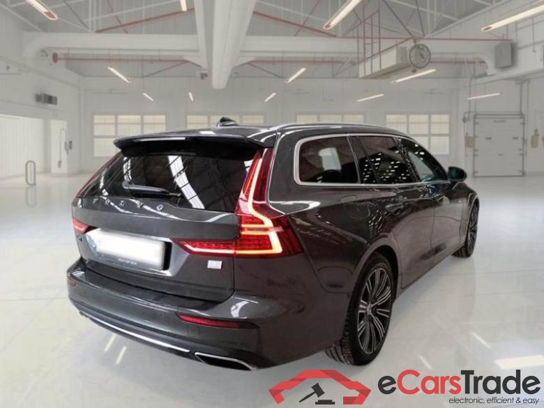 VOLVO V60 / 2019 / 5P / STATION WAGON T6 PLUG-IN AWD AUTOM.INSCR.EXPR. #2