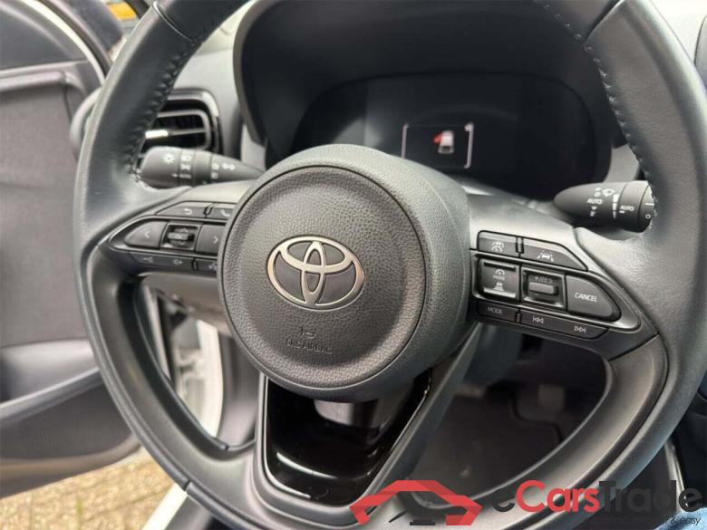 TOYOTA YARIS 1.5 Hybrid 115 First Edition #6