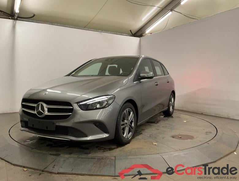 MERCEDES-BENZ B 180 d Launch Edition