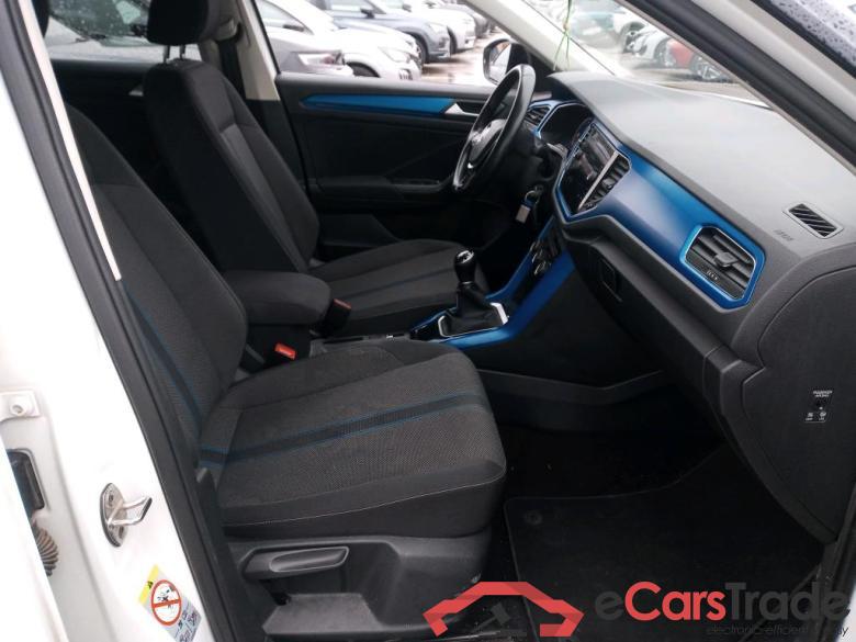 VOLKSWAGEN T-Roc / 2017 / 5P / todoterreno Advance Style 1.0 TSI 85kW (115CV) #6