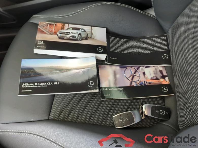 Mercedes-Benz GLA GLA 250 e DCT 5d #4