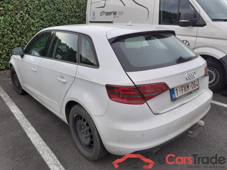 AUDI A3 Sportback Audi A3 Attraction  Sportback 1.6 TDI   77(105) kW(ch) 6 vitesses #2