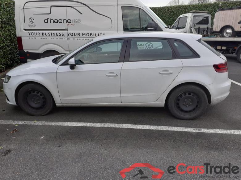 AUDI A3 Sportback Audi A3 Attraction  Sportback 1.6 TDI   77(105) kW(ch) 6 vitesses #5