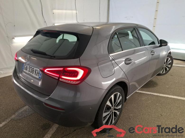 MERCEDES-BENZ Classe A Compact / 2018 / 5P / Berline A 250 e Business Line 8G-DCT #3
